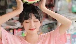 娱乐吃瓜的头像女生真人,网络红人“吃瓜女神”的真实生活